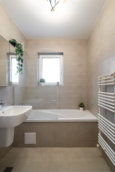 Verdi ap. 3 cam superb, vedere lac, mobilat- utilat, parcare garaj comision 0%