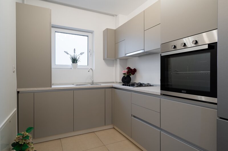 Verdi ap. 3 cam superb, vedere lac, mobilat- utilat, parcare garaj comision 0%